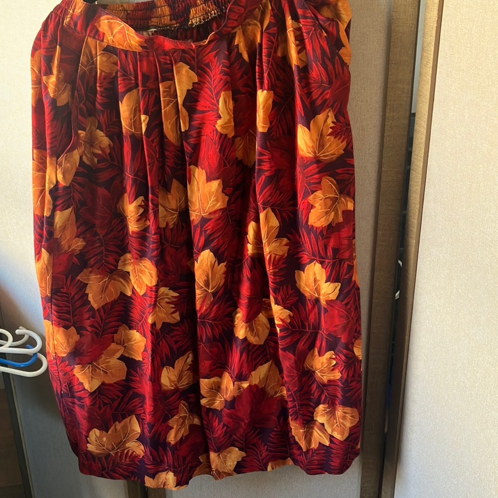 FINAL MARKDOWN Norton Floral Red and Yellow Women's Skirt 8 petite
